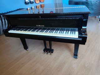 Piano de cola Yamaha C5