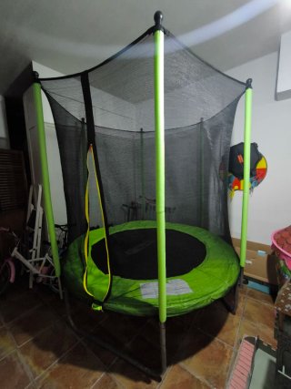 Cama elástica infantil con red de seguridad