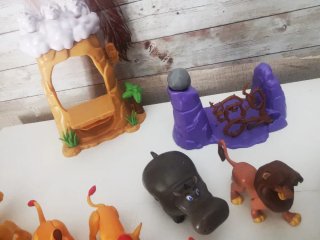 Juego de figuras de la Guardia del León