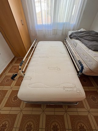 Cama articulada eléctrica + Colchón+ 2 Barandillas