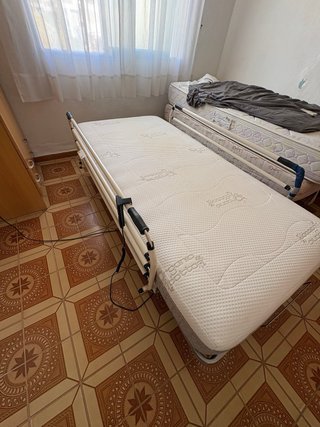 Cama articulada eléctrica + Colchón+ 2 Barandillas