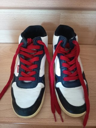 Zapatillas Levi's Blanco, negro y rojo