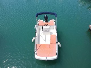 Barco pequeño pesca sin licencia 15CV