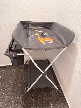 Mecedora de bebé, Cambiador y cuna.
