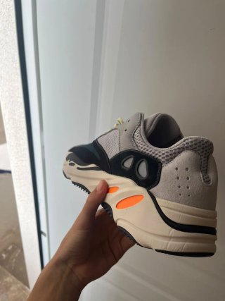 Adidas Yeezy 700 Boost Wave Runner