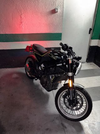 Husqvarna Svartpilen 401 2018 - Impecable
