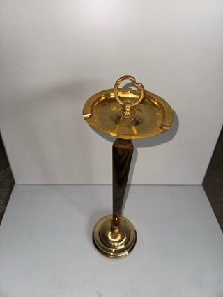 Cenicero de pie latón y madera