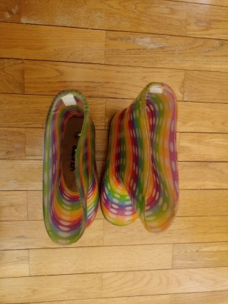 Botas de agua arcoíris para niño talla 27