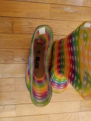 Botas de agua arcoíris para niño talla 27