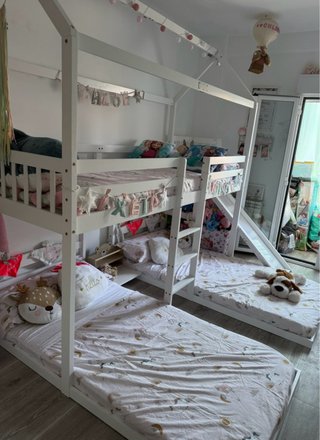 DORMITORIO INFANTIL DE CAMAS TIPO CASITA