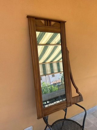 Specchio da parete in legno
