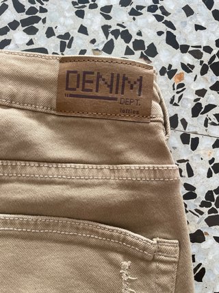 Pantalón corto beige talla 13-14