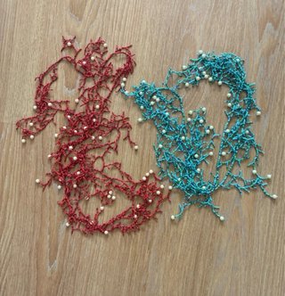 Collane in perline turchesi e rosse con perle