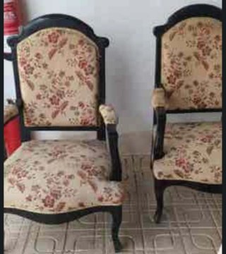 Tresillo antiguo y sillones florales