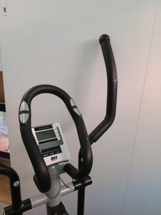 Bicicleta Estática BH ZK 200