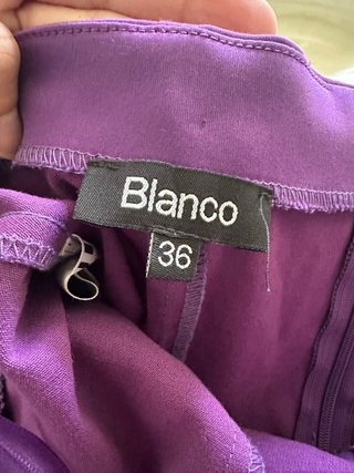 Vestido morado con tul negro