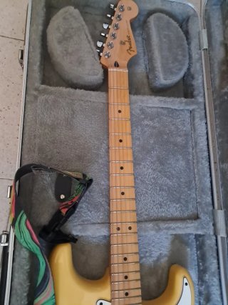 Fender Stratocaster MIM 2020