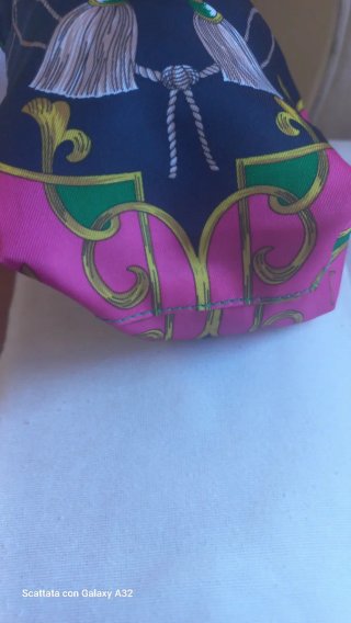 Sacchettino Estée Lauder blu e fucsia
