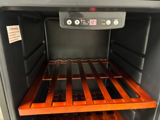 Nevera conservadora de vino Diadever