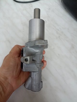 Pompa freni Mercedes W204