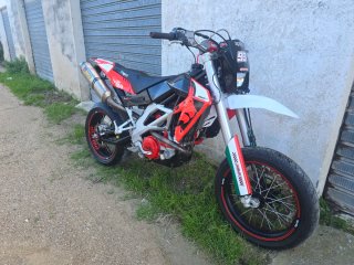 Aprilia Supermotard Moto