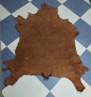 ALFOMBRA ANTIGUA DE PIEL DE CABRA  140CM