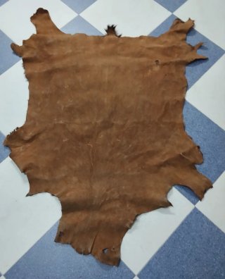 ALFOMBRA ANTIGUA DE PIEL DE CABRA  140CM
