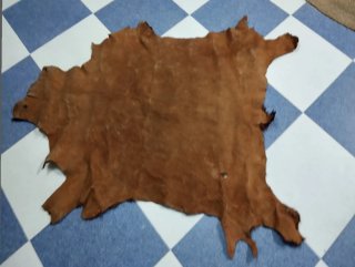 ALFOMBRA ANTIGUA DE PIEL DE CABRA  140CM