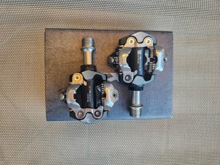 Pedales Shimano XT M8100