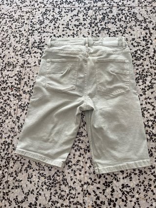 Pantalón vaquero corto verde