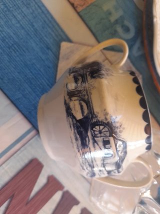 Azucarero de porcelana con paisaje no tiene tapa