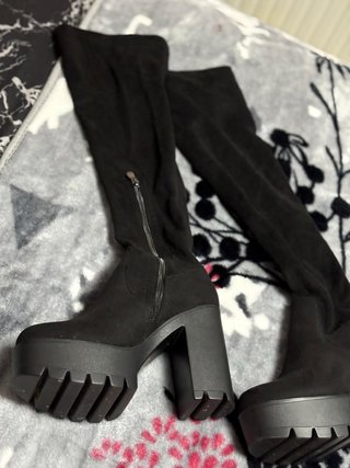 Botas altas negras con plataforma nuevas