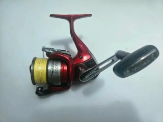 Carrete Shimano Catana 3000SFB con hilo