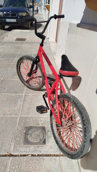Bicicleta BMX Roja