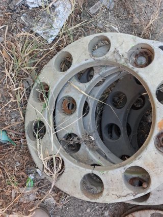 Tapacubos Volvo Camión (Plástico y Hierro)