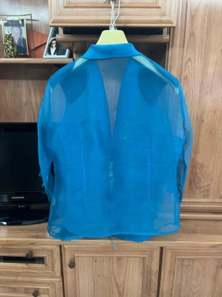 Blusa de transparencia azul