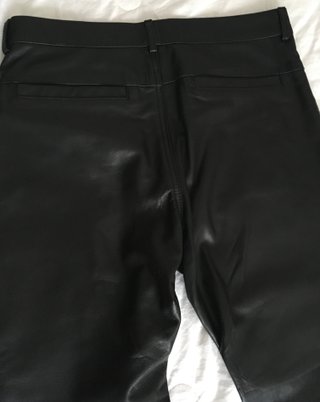 Pantalón cuero H&M Studio negro (piel)