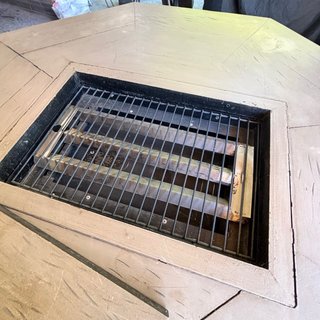 Mesa con bbq incluida de madera maciza de roble