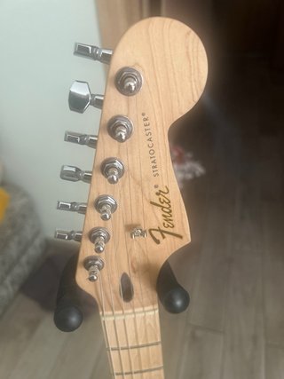 Guitarra Eléctrica Squier Sonic Stratocaster Negra