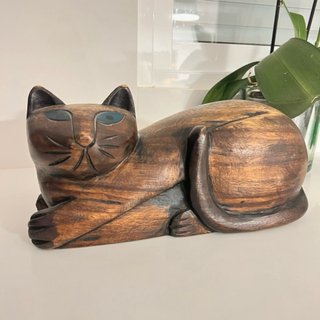 Gato de madera antiguo