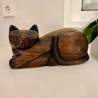 Gato de madera antiguo