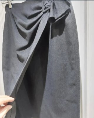 "Carmela Rosso" T.M midi lana Sin uso PVP 210€