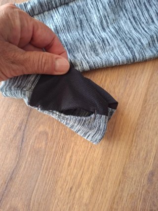 Sudadera deportiva con capucha