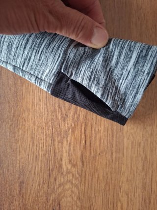 Sudadera deportiva con capucha