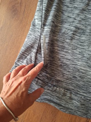 Sudadera deportiva con capucha