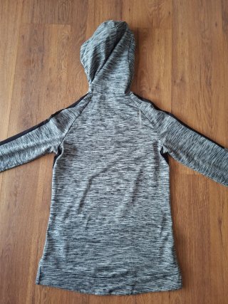 Sudadera deportiva con capucha