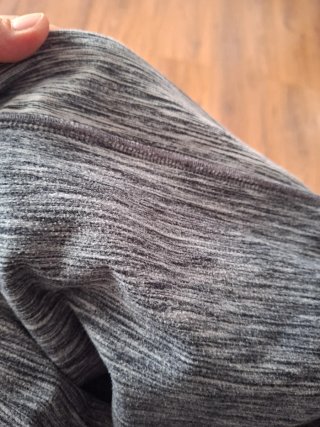 Sudadera deportiva con capucha
