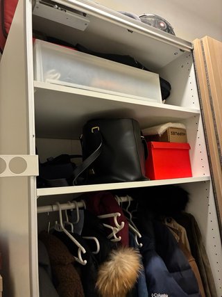 Armario corredero madera y blanco Ikea