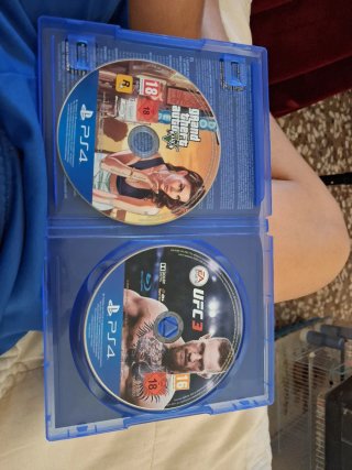 PS4 Grand Theft Auto V y UFC 3