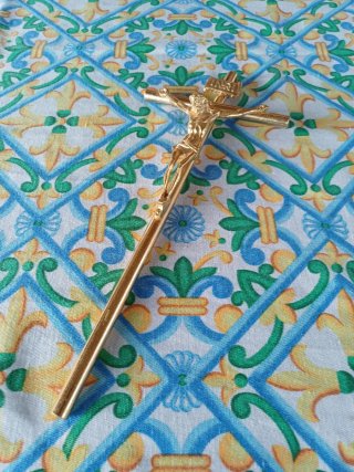 Crocifisso dorato